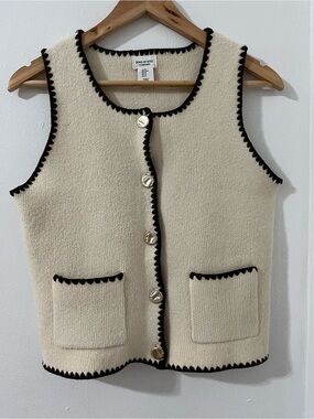 NWOT Song of Style by Aimee Song Cream Knit Vest with Scalloped Trim - Size M